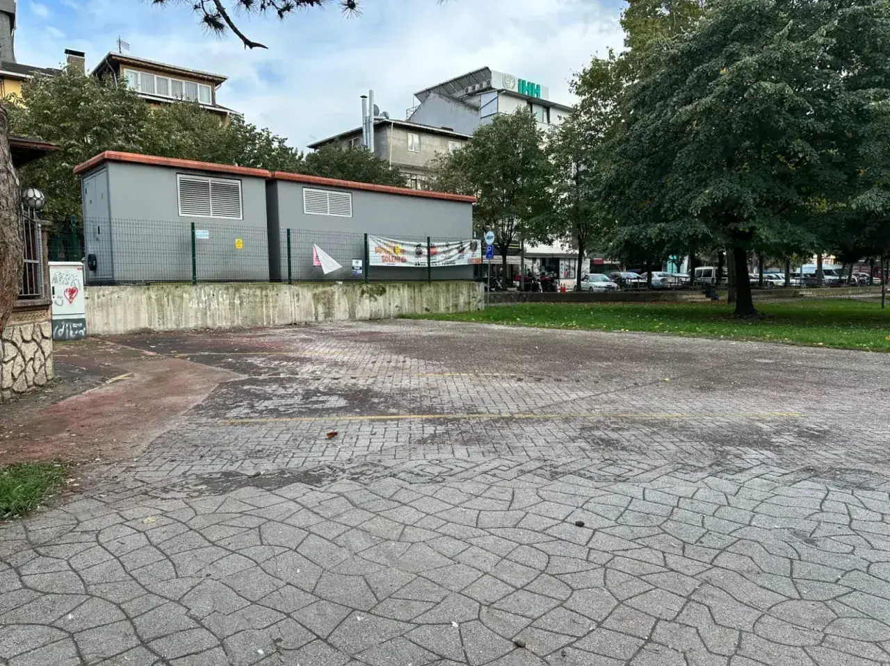 Vatandaşın talebi üzerine alana uyarı tabelası ve temizlik geldi