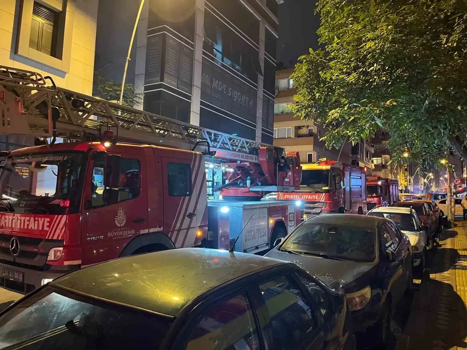 Bahçelievler’deki 6 katlı apart otel yangınında can kaybı olmadı