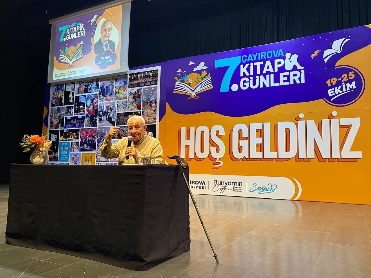 Çayırova’da Kitap Günleri Coşkusu Vehbi Vakkasoğlu Söyleşisiyle