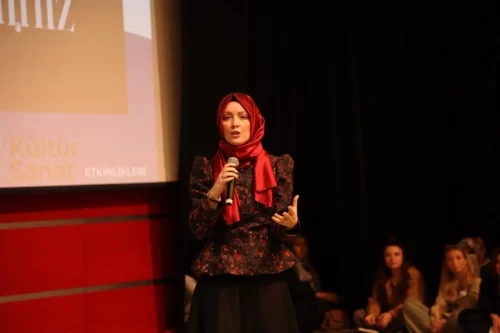 Gebze’de ‘Bağırmayan Anneler’ Sağlıklı Ebeveynliğe Işık Tuttu