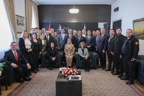 YENİ Parti Darıca, Özgür Özel ile bölgeyi konuştu