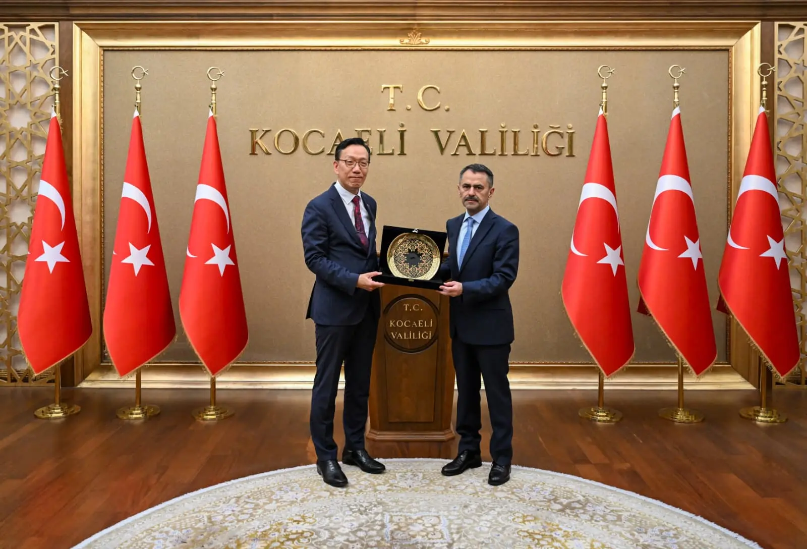 Kocaeli’de Diplomatik Buluşma: Güney Kore Başkonsolosu Valilikteydi