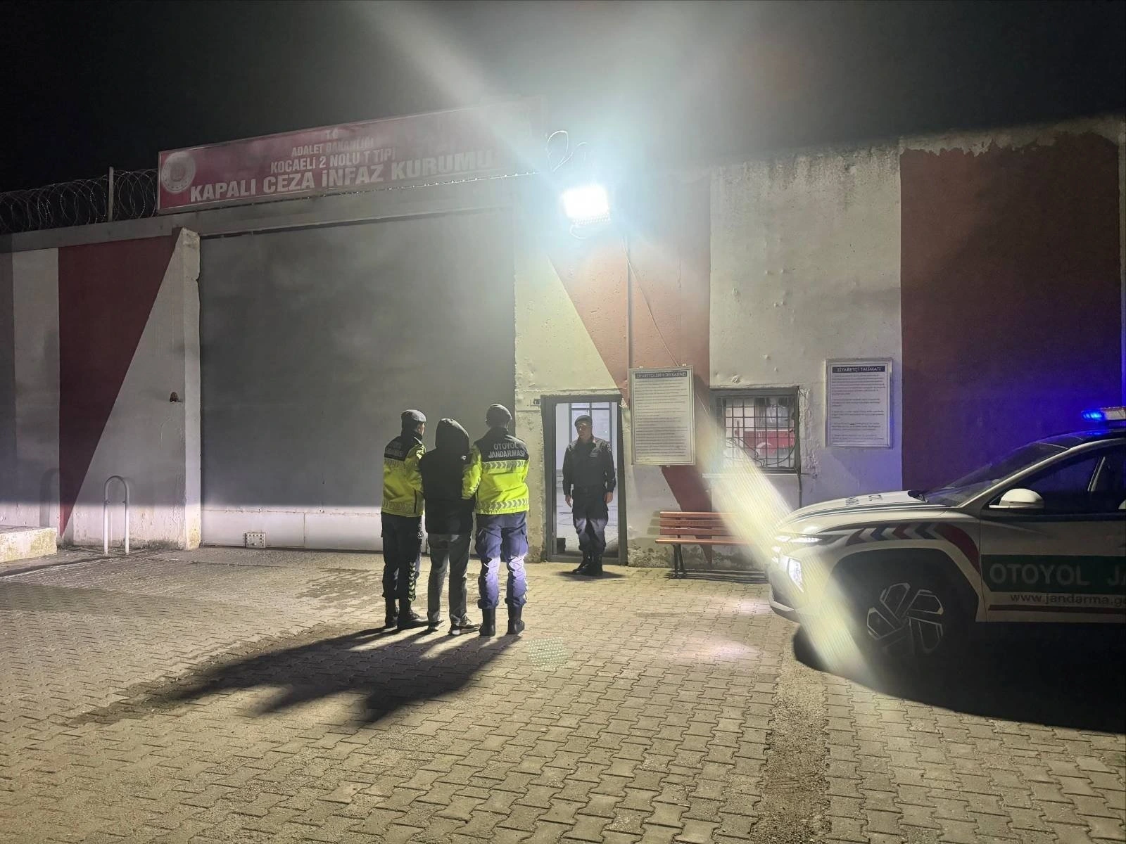Kocaeli’de 12 yıl 6 ay hapisli uyuşturucu taciri yakalandı