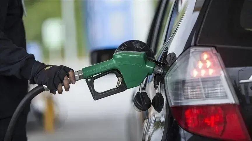 Benzinde ikinci indirim geldi: Pompa fiyatları 7.65 TL düştü