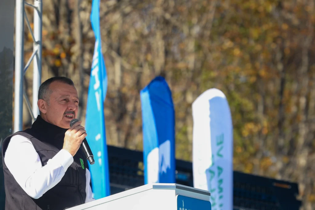 Kocaeli’de yaban hayatı güçleniyor: 9 kızıl geyik daha doğada