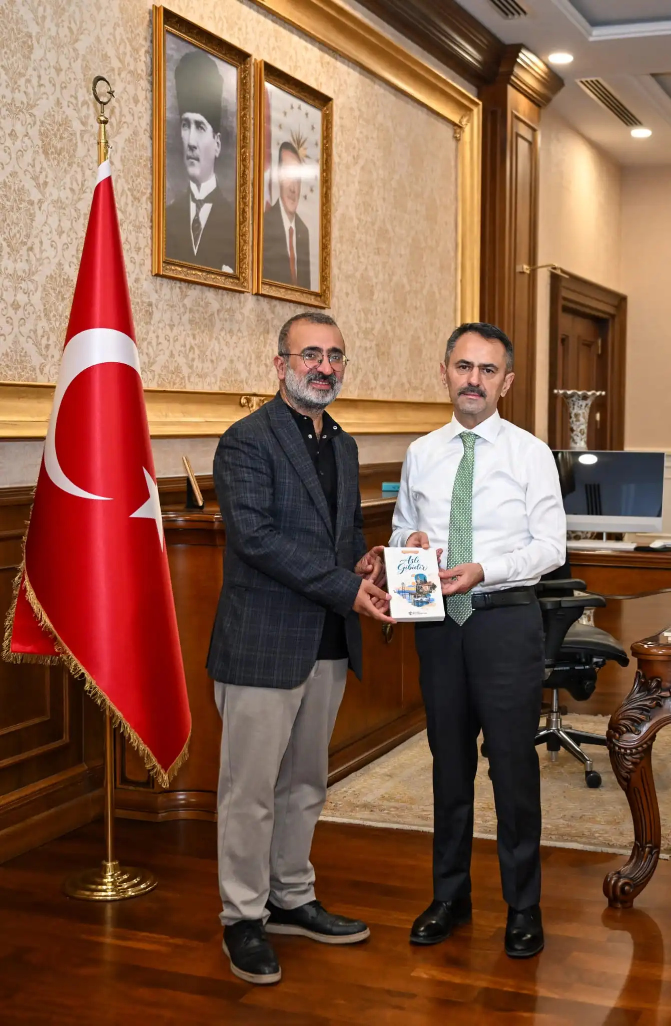 Yılmaz Dalgalan’dan Vali Aktaş’a Kocaeli’nin Mirasını Anlatan Roman