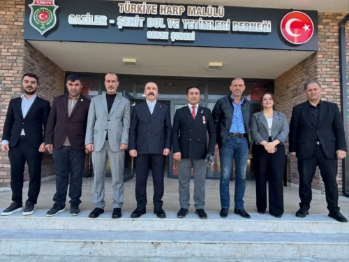 MHP Dilovası şehit ve gazi emanetlerine sahip çıktı