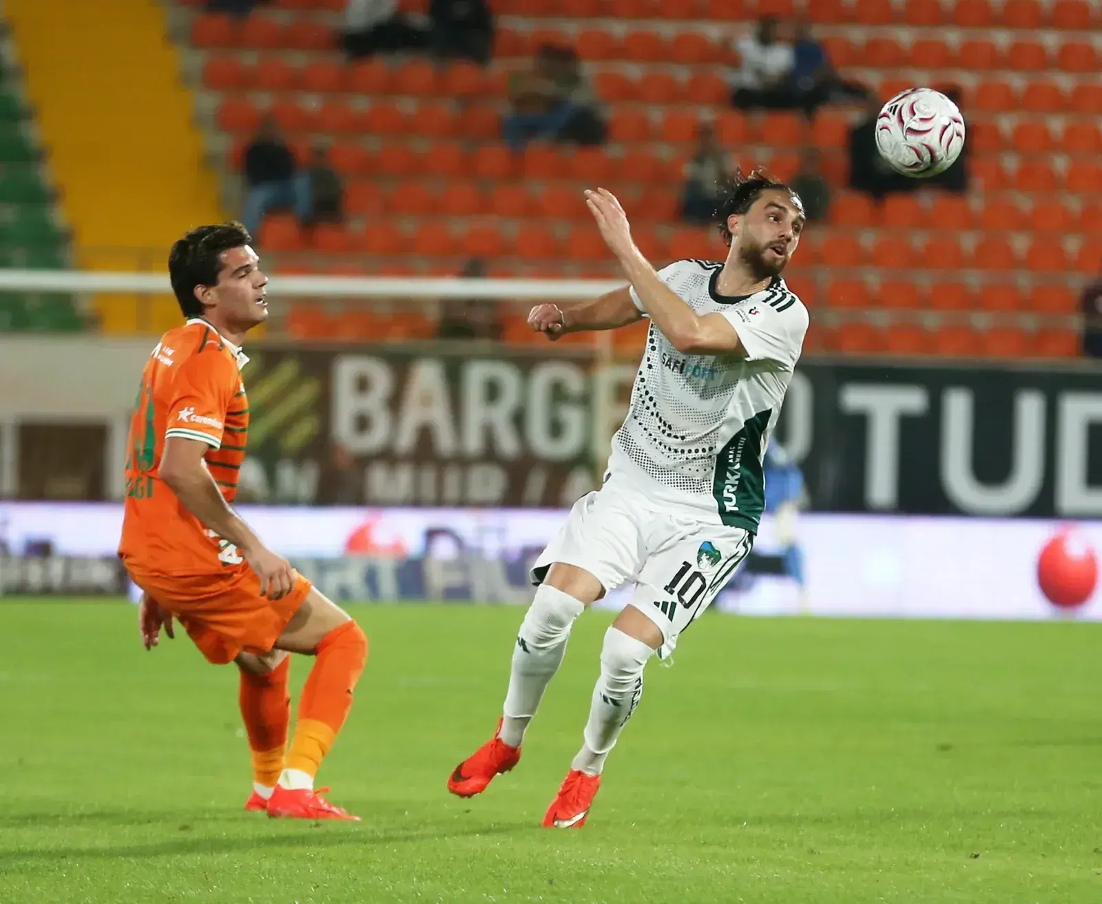 Kocaelispor’un Kahramanı Berkan Kutlu, Sahada Fark Yaratıyor