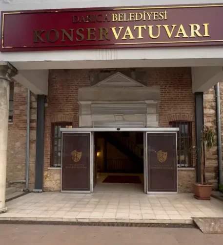 Darıca’nın Tarihi Mektebi Sanat Eğitimine Kapılarını Açtı: 12 Branş