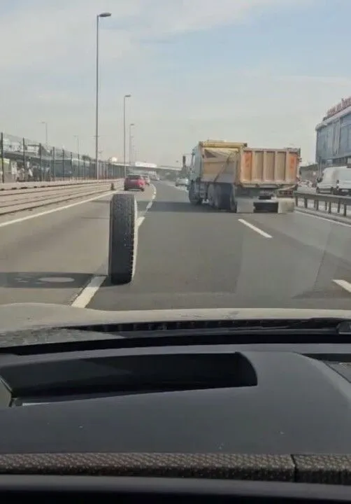 E-5’te Kamyon Tekerlekleri Koptu: Büyük Kaza Atlatıldı