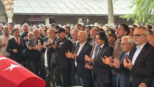 Şehrimiz, kahraman şehidine tek yürek olarak veda etti.