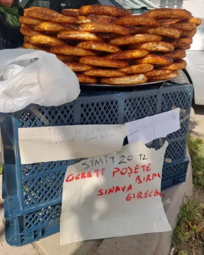 KPSS Umuduyla Simit Tezgahına Not Bırakan Esnaf