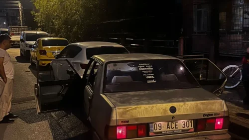 3 Araca Çarpan Sürücüler Olay Yerinden Yaya Kaçtı