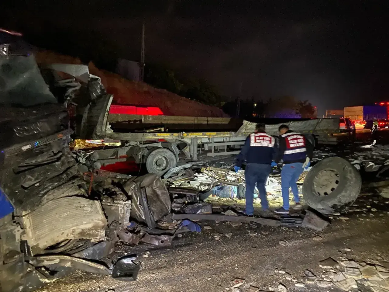 Elazığ’da Zincirleme Tır Kazası: Bir Kişi Yaşamını Yitirdi
