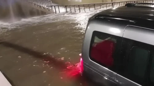 D-100 Trafiğe Kapandı: Sağanak Yolları Su Altında Bıraktı