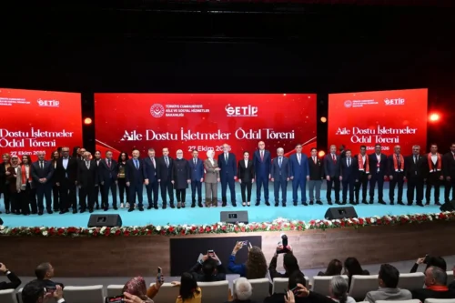 Darıca ve Gebze’de Aile Dostu İşletmeler Bakan Göktaş’la Ödüllendi