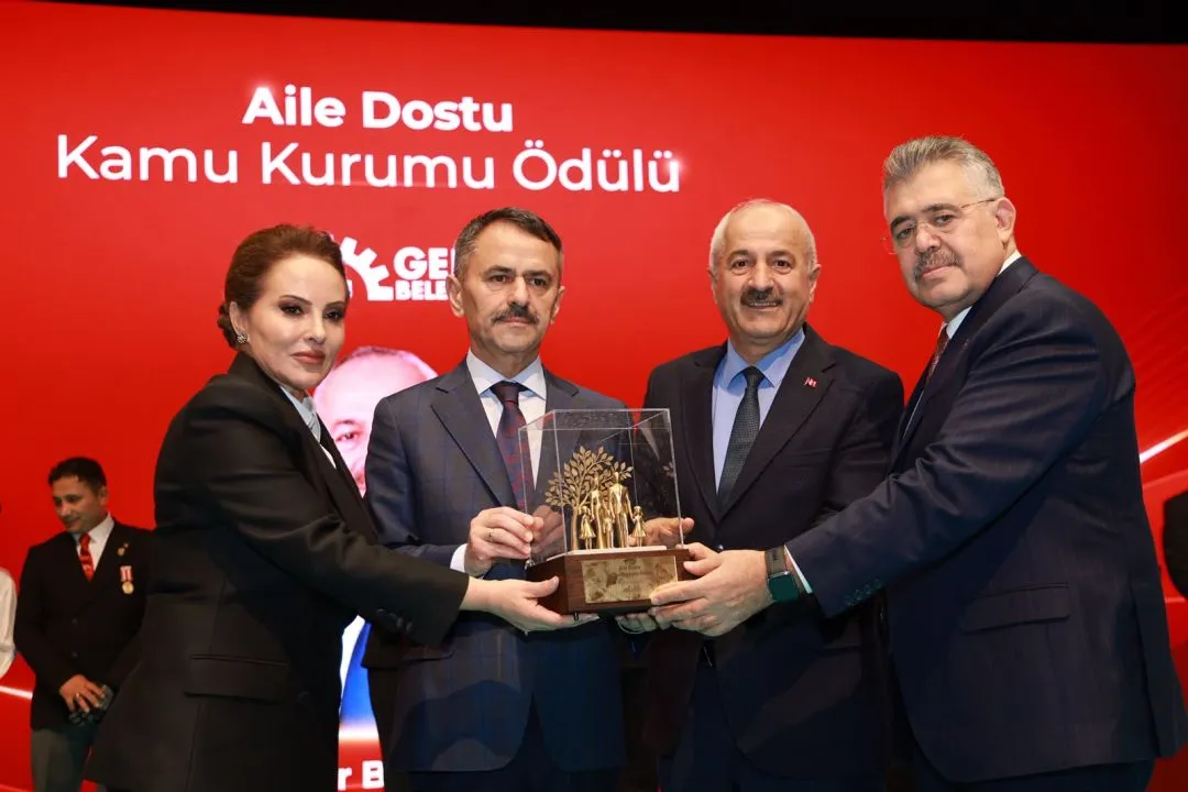 Bakan Göktaş, Gebze’deki Aile Dostu Projeleri Tam Notla Onayladı