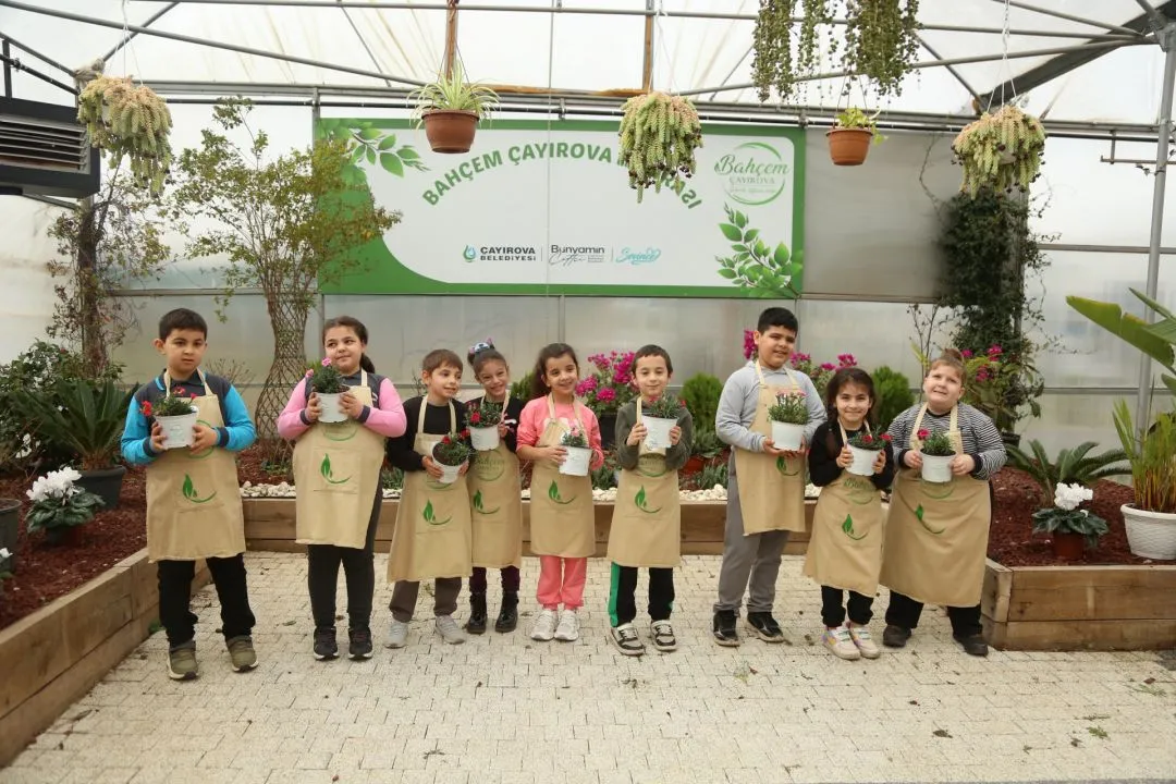 Çayırova’da Bahçem Projesi: Minik eller geleceğe karanfil dikti