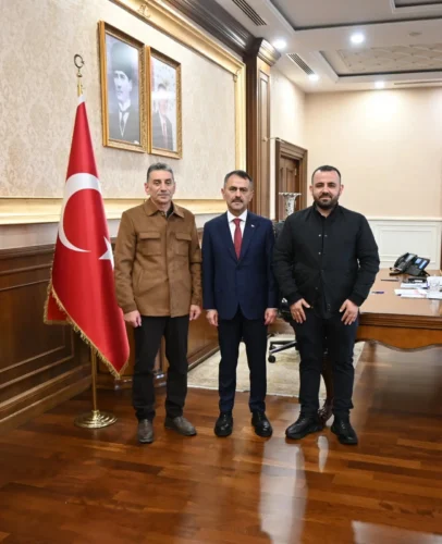 Akarsu Cağ Kebap İşletmecisi Dirim, Kocaeli Valisi Aktaş’ı Ziyaret Etti