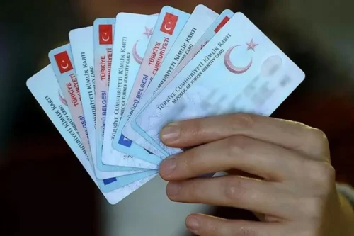 Kimlik Kartlarında Yeni Dönem Başlıyor: İlk Memurlar Kullanacak