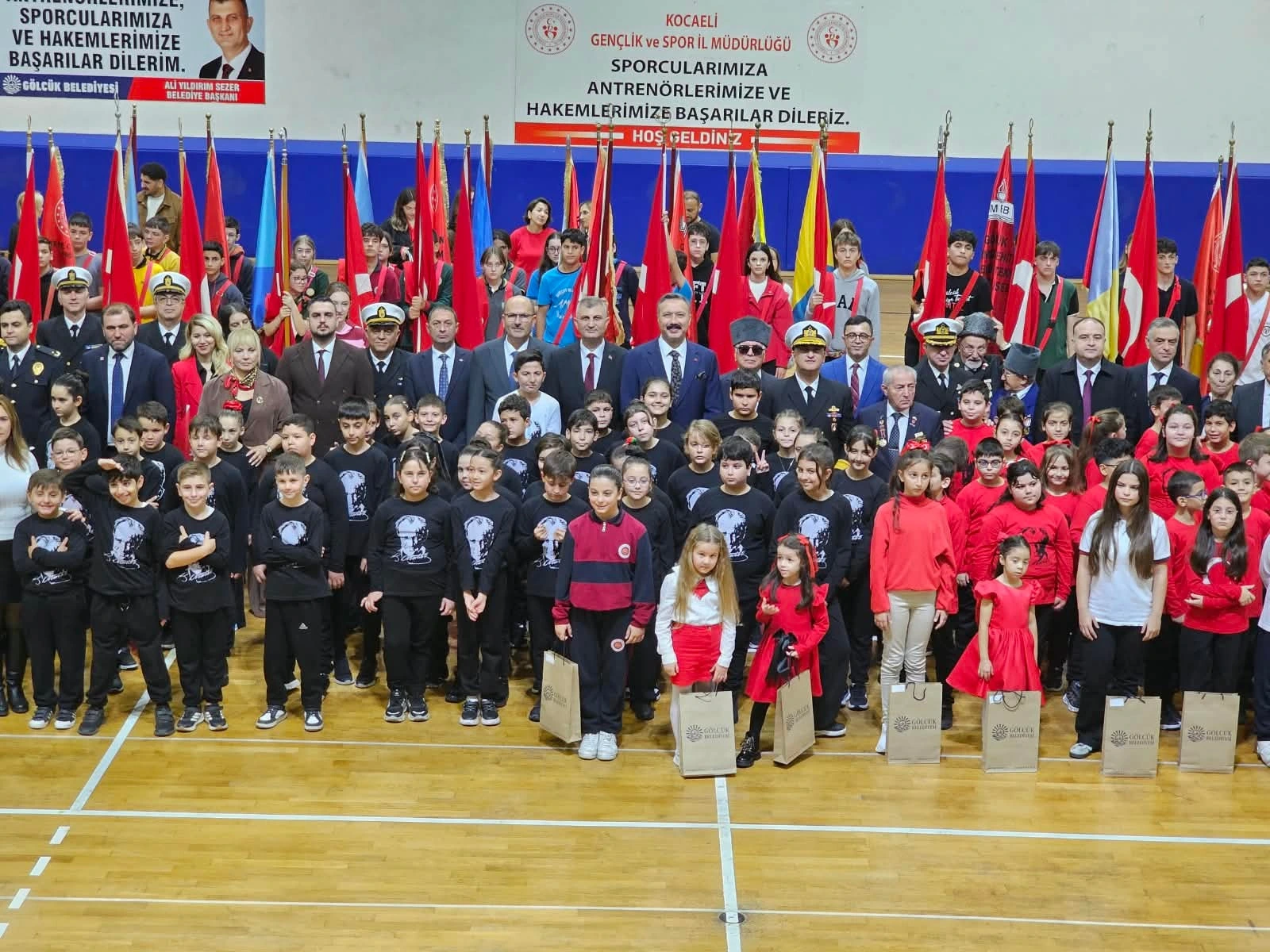 Gölcük, Cumhuriyet Bayramı’nda Coşku ve Birlik Ruhuyla Parıldadı