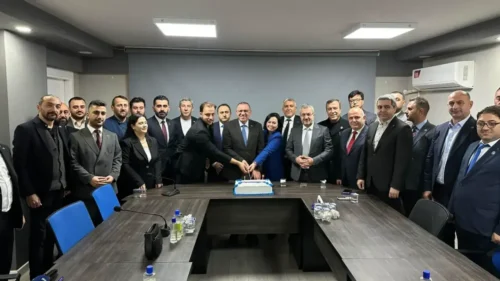 İkinci Yıl Dönümü Coşkusu: Gelecek Hedefleri Pasta İle Kutlandı