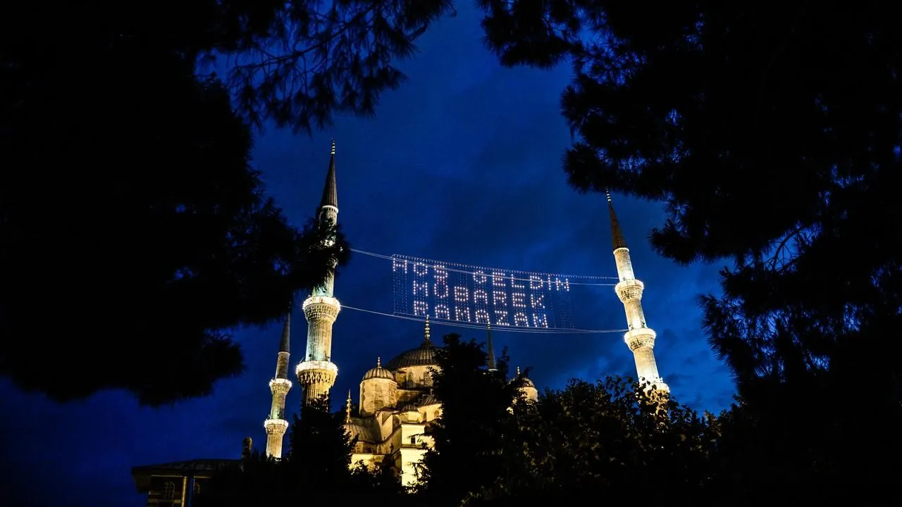 2027 Ramazan Ayı: İlk Sahur ve Oruç Ne Zaman Başlıyor?