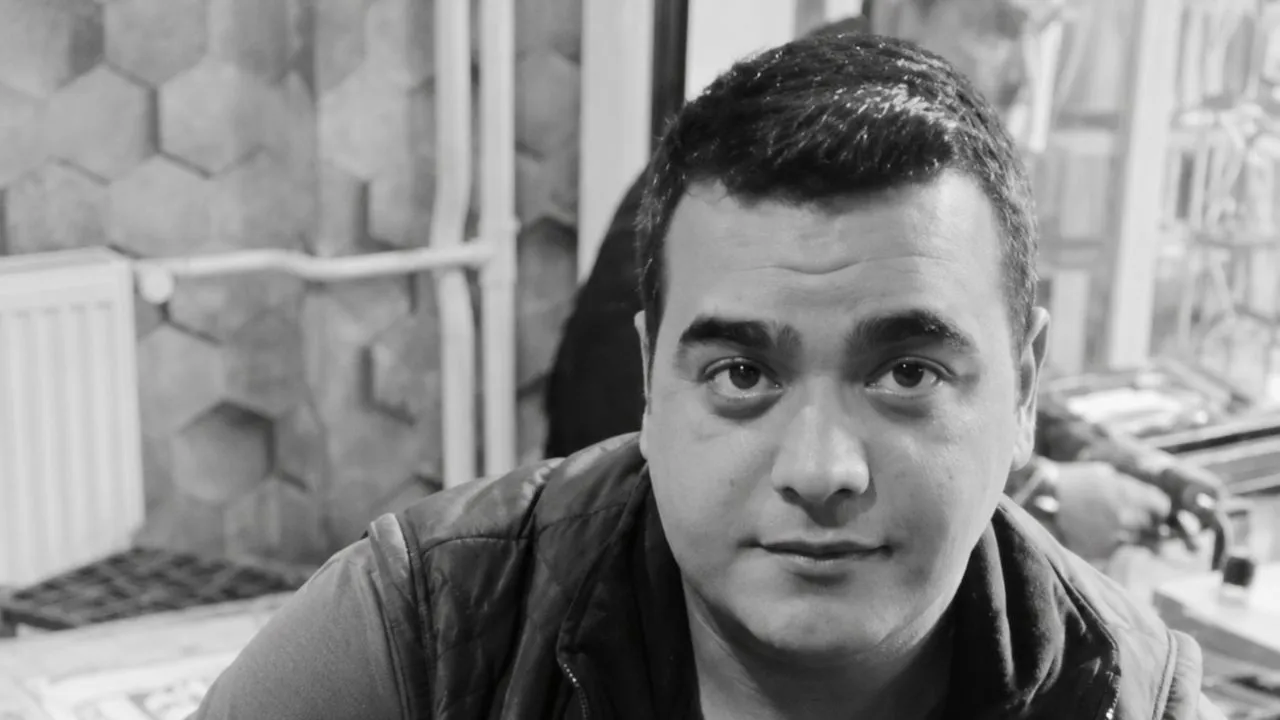 Genç Adam Evinde Ölü Bulundu: Ölüm Nedeni Araştırılıyor