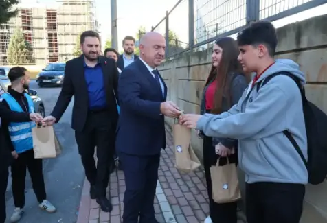 BIYIK’TAN “OKULA 5 KALA” İKRAMI