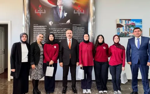ÇAYIROVA’DA İKLİM MÜNAZARALARININ FİNALİSTLERİNE  GOSB’DAN ÖDÜL!
