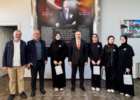 ÇAYIROVA’DA İKLİM MÜNAZARALARININ FİNALİSTLERİNE GOSB’DAN ÖDÜL! ÇAYIROVA’DA İKLİM MÜNAZARALARININ FİNALİSTLERİNE GOSB’DAN ÖDÜL!