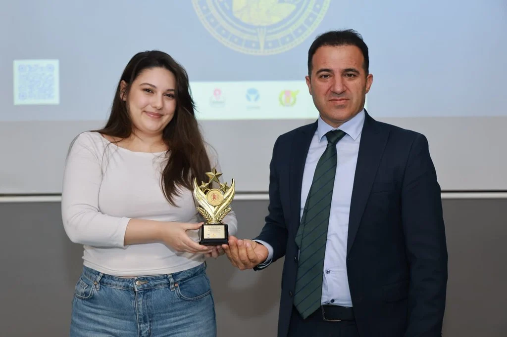 EVLİYA ÇELEBİ BELGESEL FİLM FESTİVALİ’NDEÖDÜLLER GEBZE’DE SAHİPLERİNİ BULDU EVLİYA ÇELEBİ BELGESEL FİLM FESTİVALİ’NDEÖDÜLLER GEBZE’DE SAHİPLERİNİ BULDU