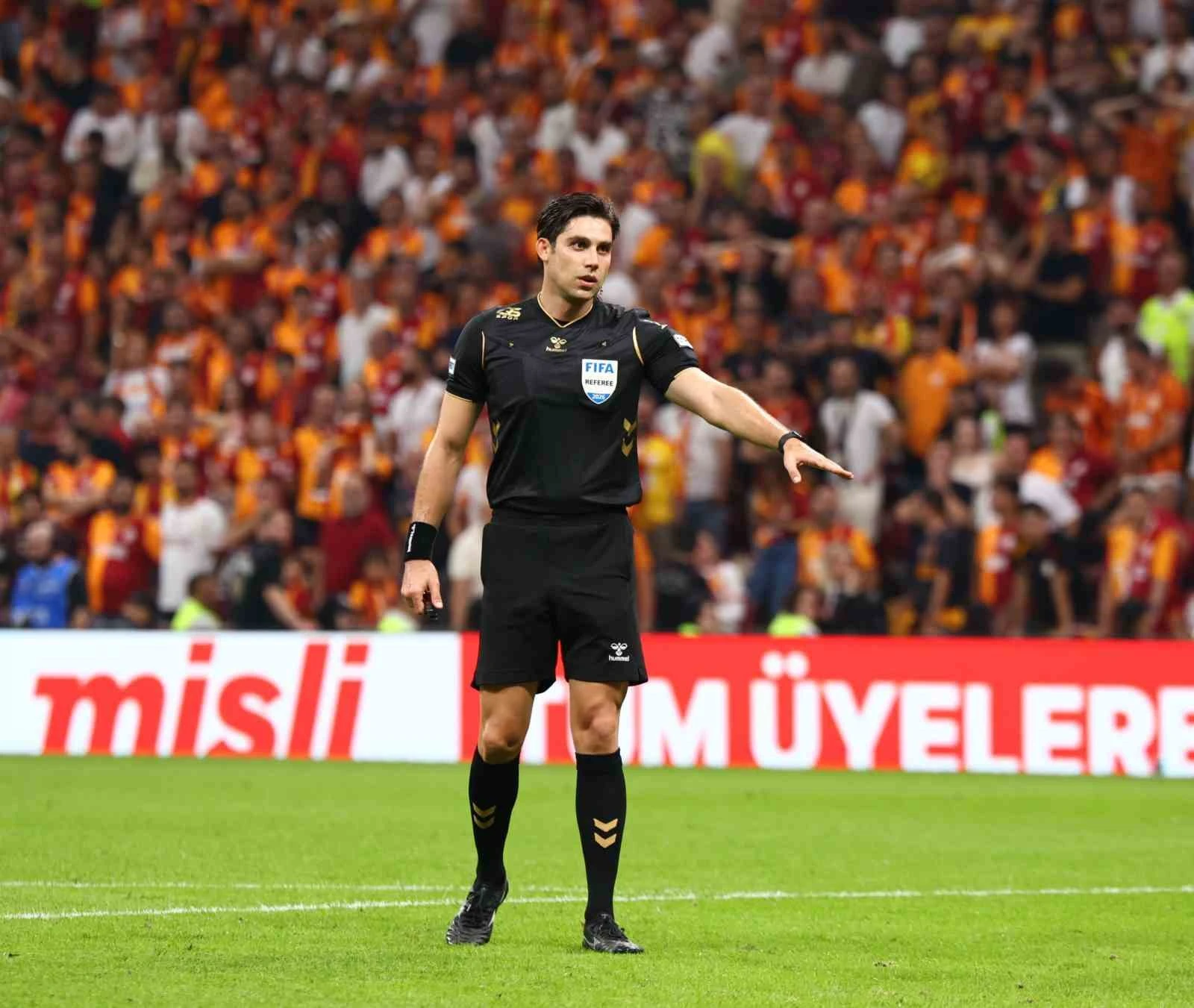 Türk Hakem Mehmet Türkmen, UEFA Konferans Ligi Maçında Düdük Çalacak
