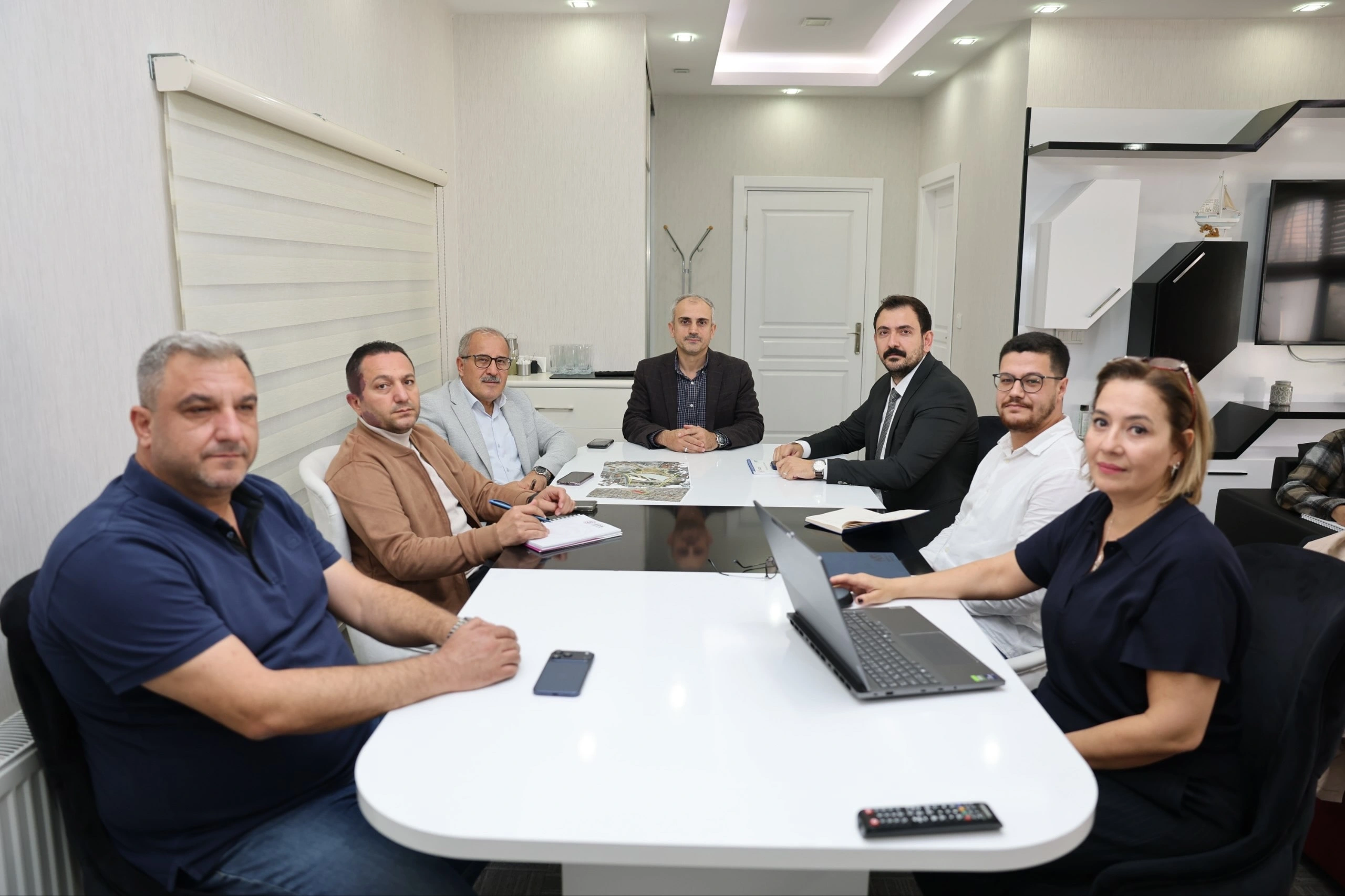 ÇAYIROVA METRO PROJESİ İÇİN GERİ SAYIM BAŞLADI
ÇİFTÇİ’DEN KRİTİK TOPLANTI