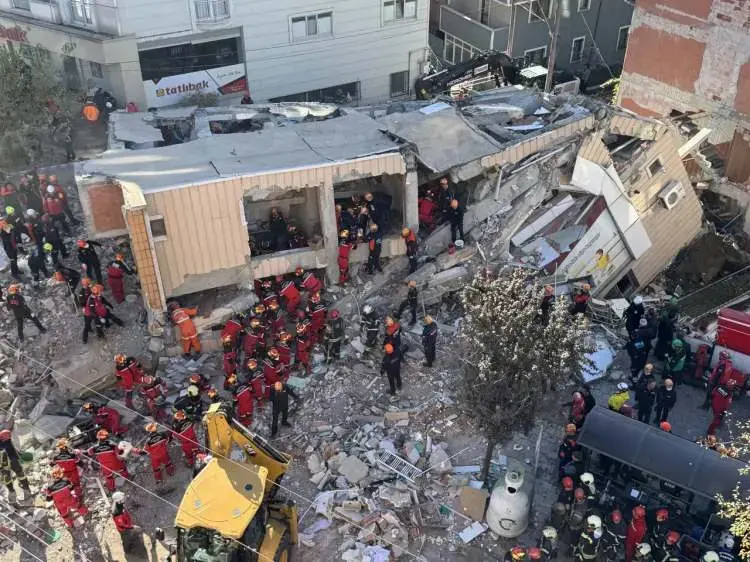GEBZE AKSE SAPAĞI’NDAKİ BİNA FACİASININ BİRİNCİ YILI ÇİLER’DEN “SORUMLULAR KİM?” ÇIKIŞI