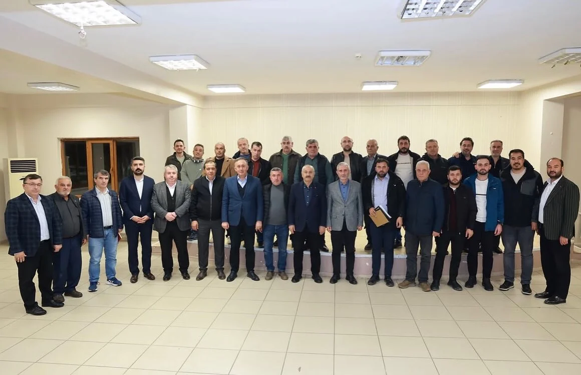 AK PARTİ GEBZE TEŞKİLATI KIRSAL MAHALLE BAŞKANLARIYLA DENİZLİ KÖYÜ’NDE BULUŞTU