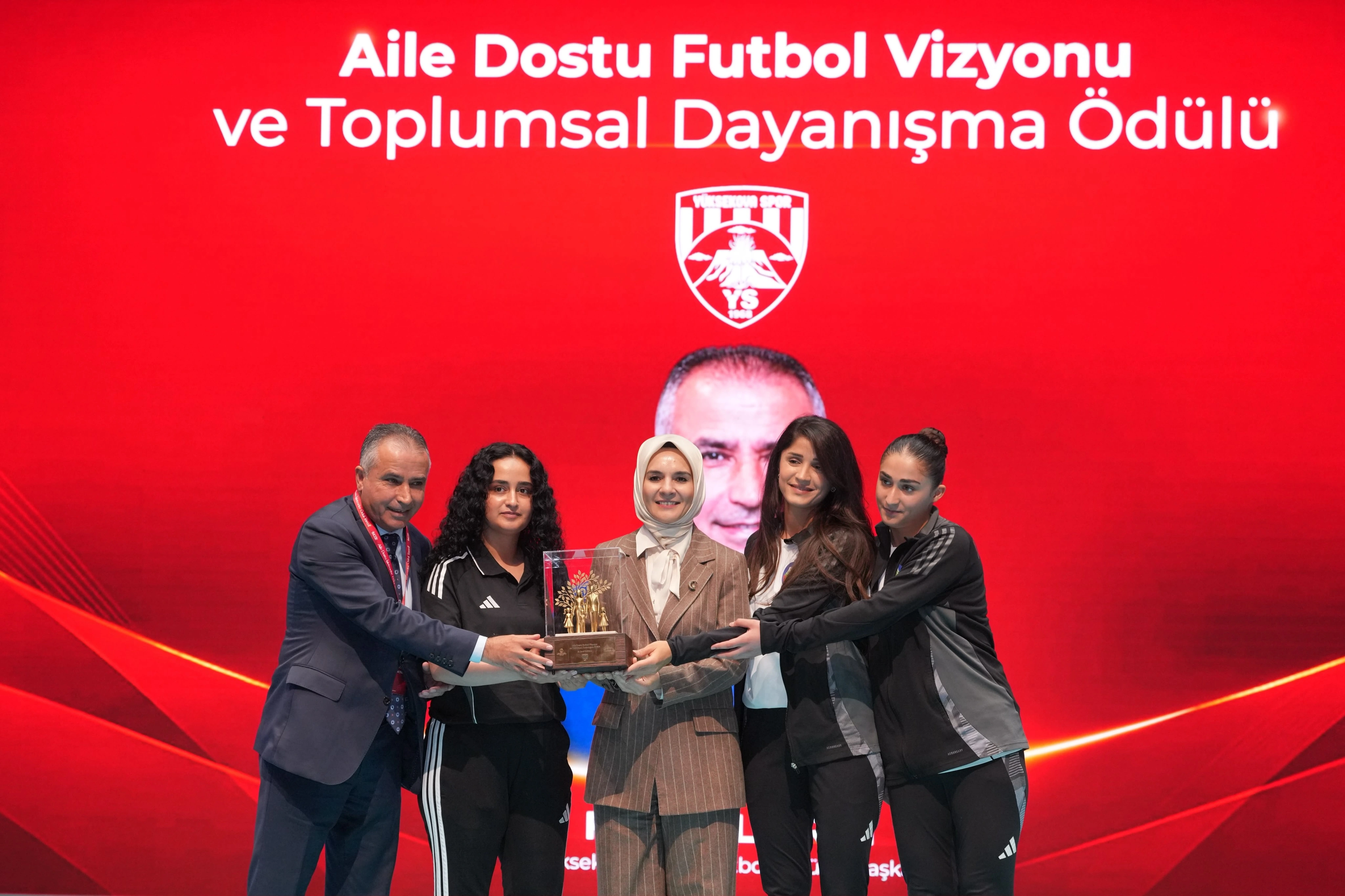 GEBZE’DE AİLE DOSTU İŞLETMELER ÖDÜLLERİNİ BULDU