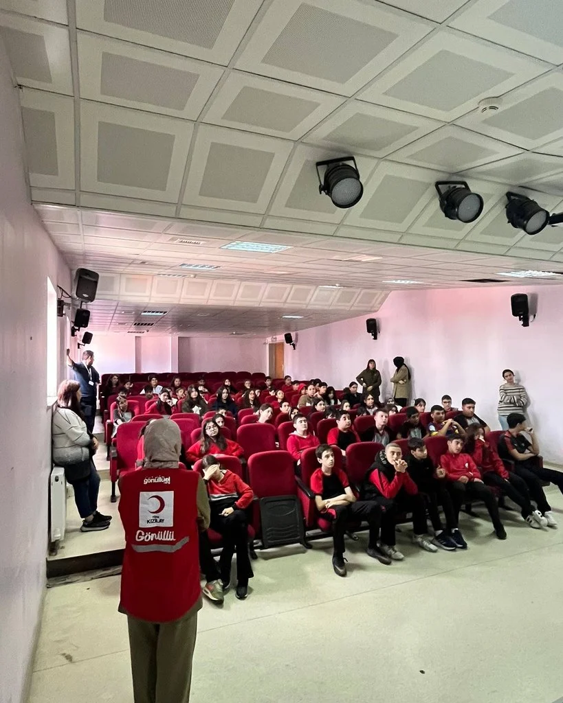 KIZILAY'IN KÖKLÜ TARİHİ GEBZELİ ÖĞRENCİLERE ANLATILDI