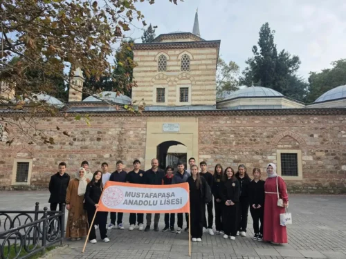 GEBZE MUSTAFA PAŞA ANADOLU LİSESİ ÖĞRENCİLERİNDEN MUSTAFA PAŞA KÜLLİYESİ’NE ZİYARET