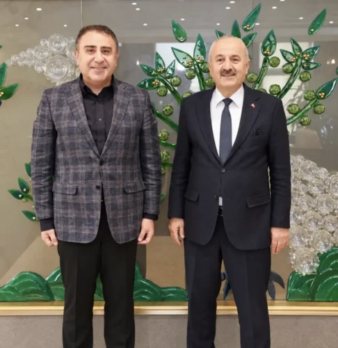 GEBZE’NİN TEKNOLOJİ ALTYAPISI MASAYA YATIRILDI
OKUR, BÜYÜKGÖZ İLE BİR ARAYA GELDİ